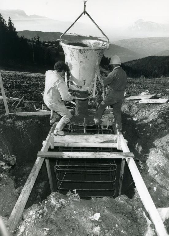 Chantier du télésiège de Grand-Paul : Fondation des pylônes