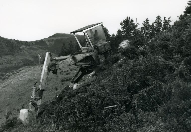 Chantier du télésiège de Grand-Paul : pelleteuse