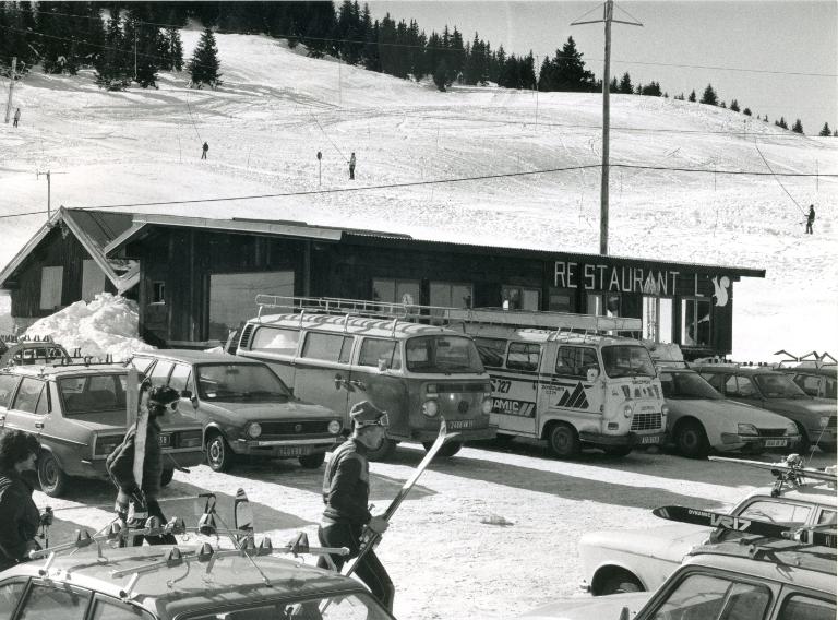 Le domaine de Pré-Rond au Collet d'Allevard : l'Écureuil, son parking et les pistes