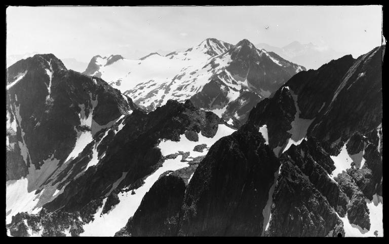 Vue du Puy Gris : Bec d'Arguille, Rochers Billan, Glacier et Rocher Blanc, Badon, Col de Tepey et le Pic de la Grande Valloire