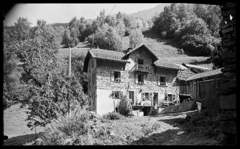 Café-restaurant dans le Hameau de Gleyzin