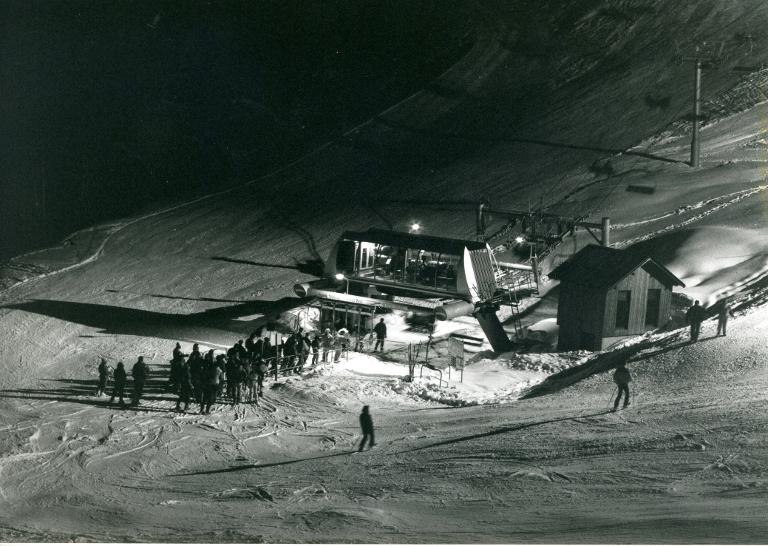 Ski nocturne au Collet d'Allevard : gare de départ du télésiège de Grand Paul