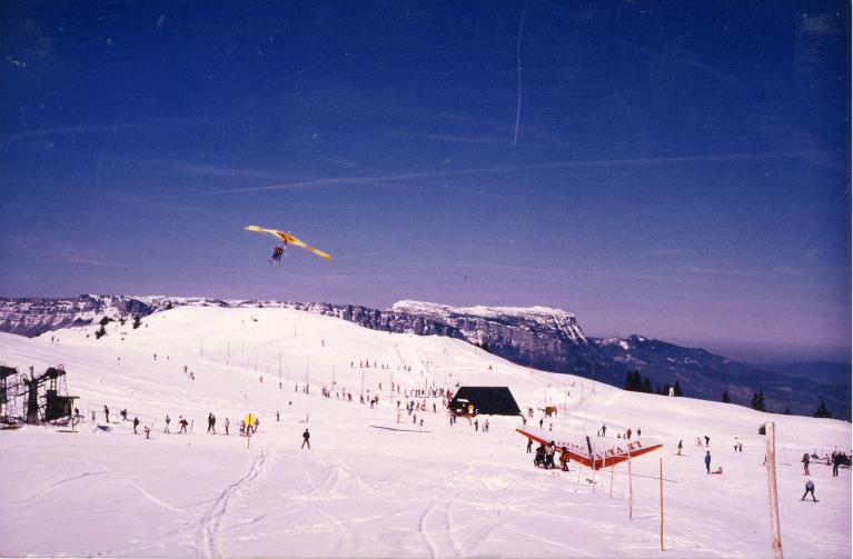 Deltaplanes sur le plateau du Super Collet
