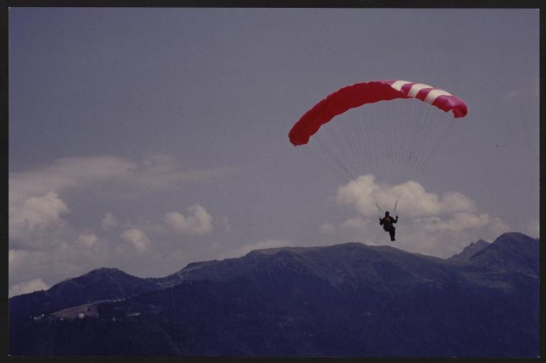 Vol en parapente au-dessus du Massif d'Allevard