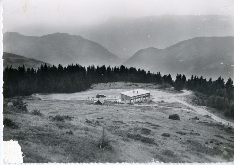 La station du Collet à ses débuts : les Rhododendrons et le chalet du Collet