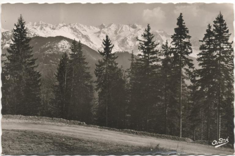 Route du Collet d’Allevard. Le Gleyzin, le Puy Gris et le Bec d’Arguille
