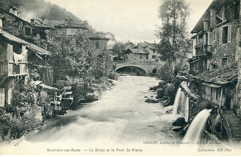 Allevard : le Bréda et le pont de pierres