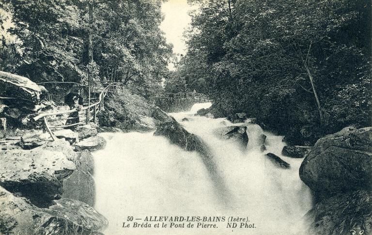 Femme à l'ombrelle au Bout du Monde