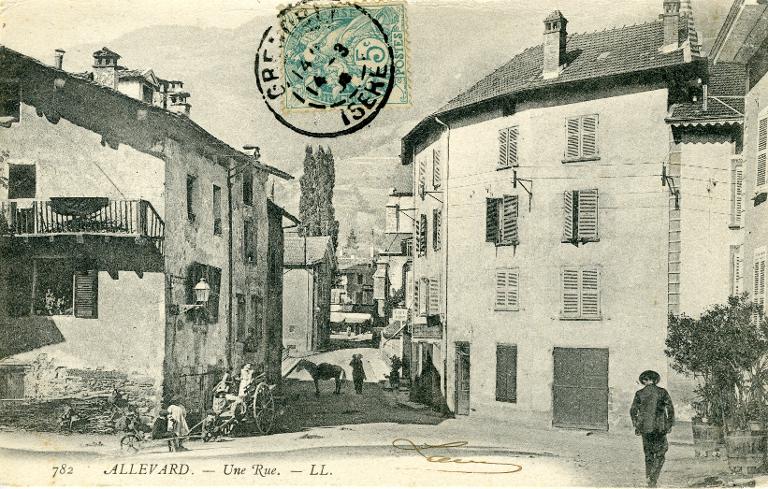 Vue d'une rue à Allevard