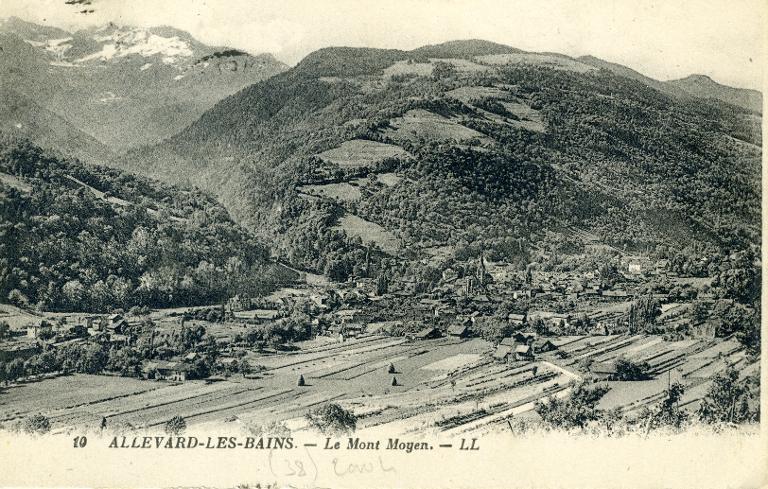 Vue d'Allevard et du Mont Mayen