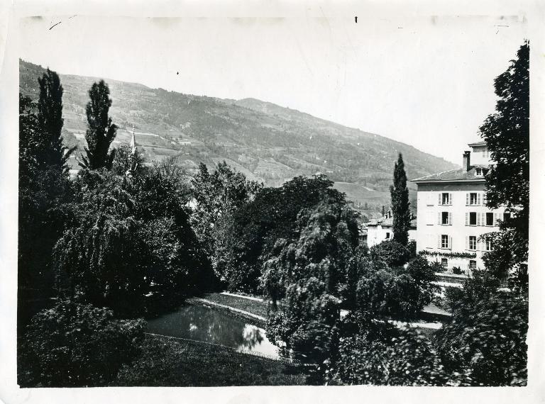Vue du château des Forges d'Allevard