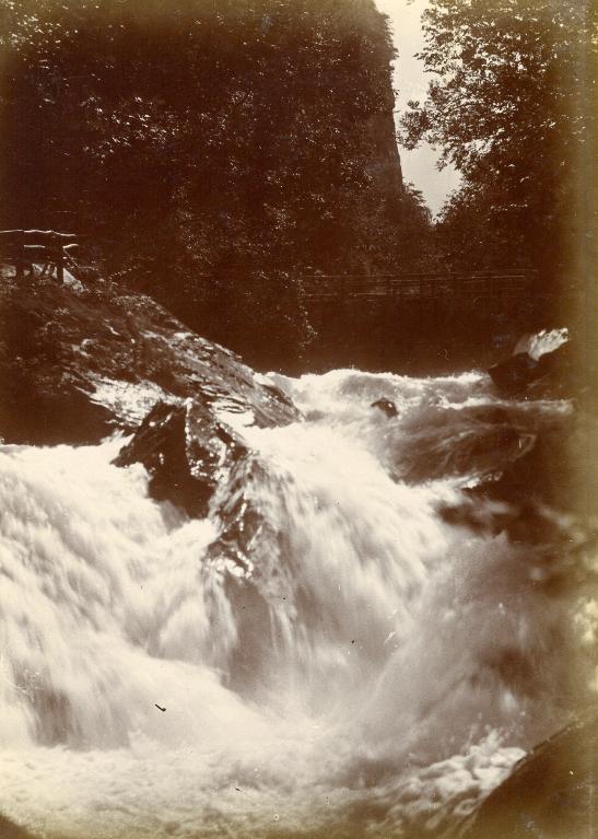 Cascade du Bout du Monde