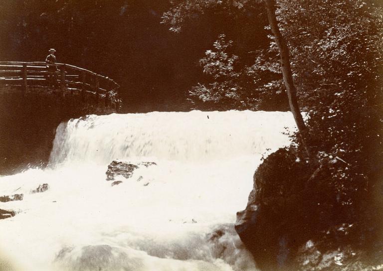 Cascade du Bout du Monde