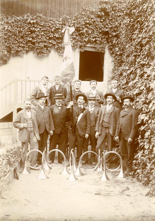 Les 12 sonneurs des trompes de chasse d'Allevard