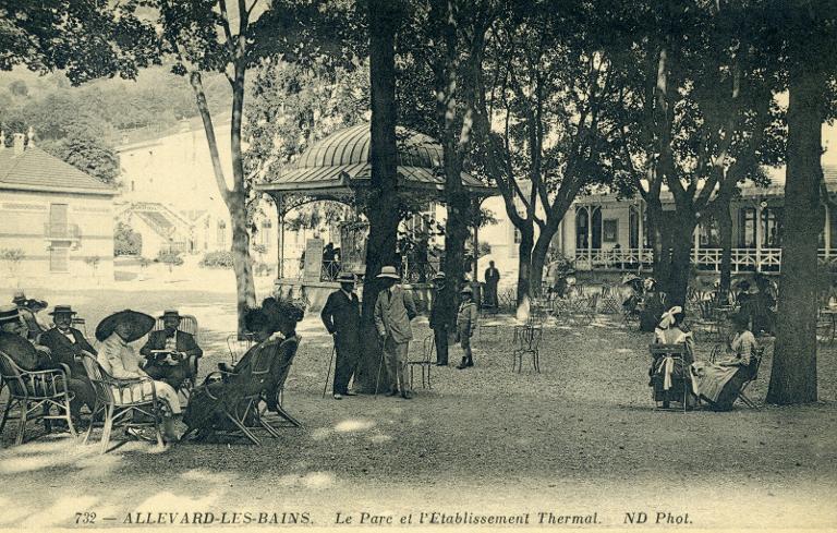 Allevard-les-Bains, Le parc et l'Etablissement thermal
