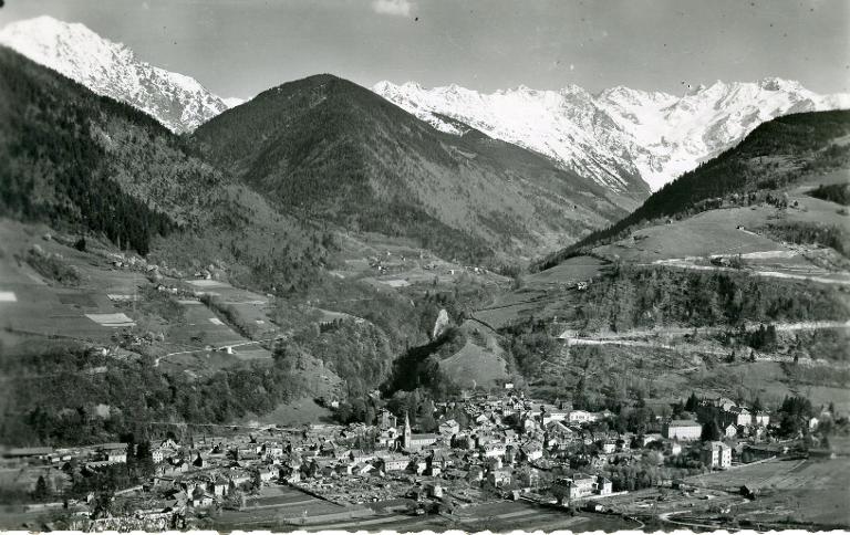 Allevard, vue générale prise au mois de mai